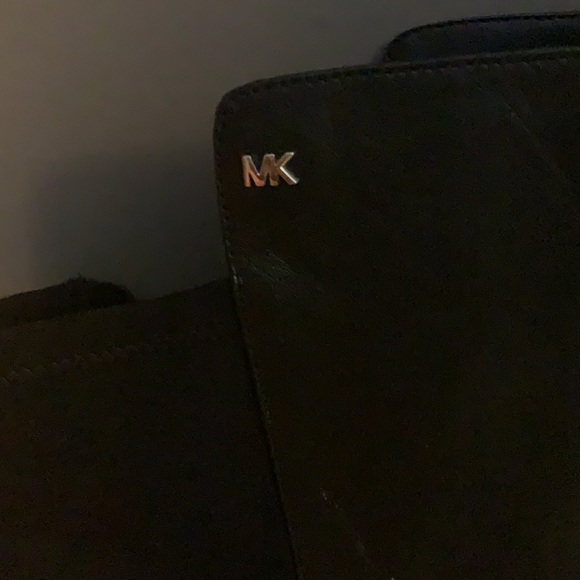 Worn once Michael kors boots love them bought a 5/12 needed 6 - Picture 2 of 3